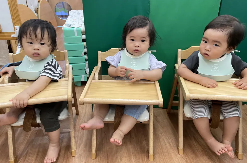 エプロンやタオルは園が用意